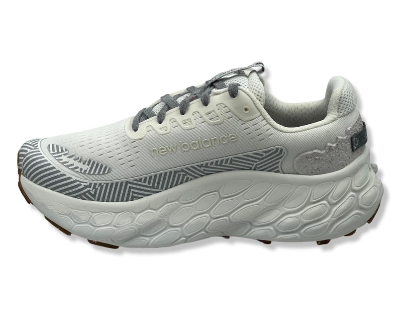 New Balance WTMORUD3 x Vibram Sneakers In White & Gray For Women's